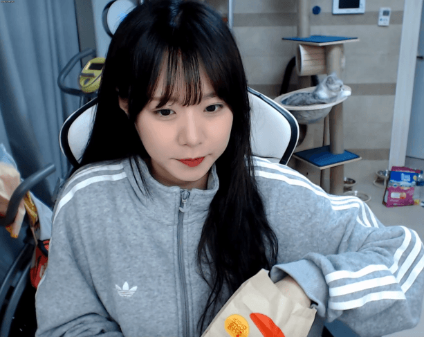 16228841578309.gif