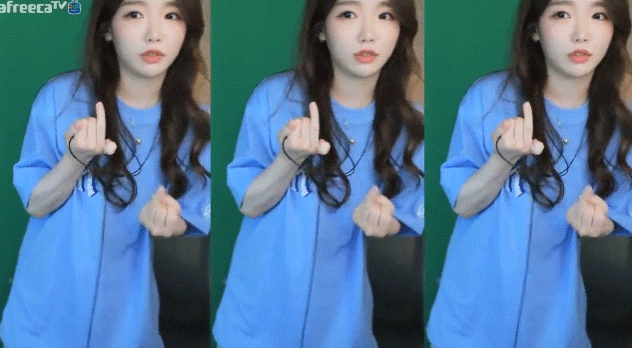 16229993018663.gif