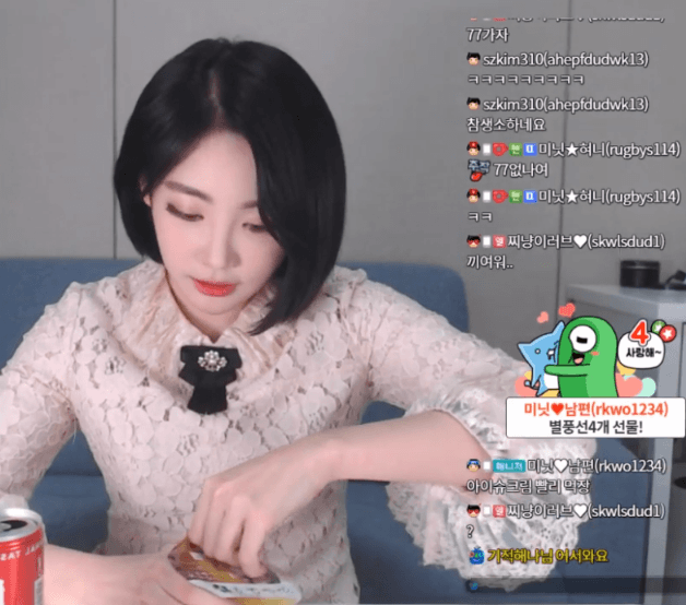16271127599855.gif