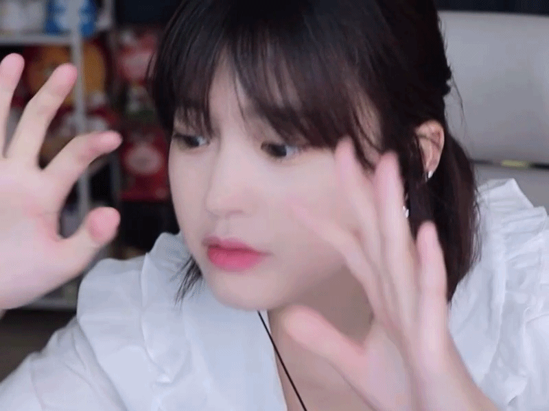 16271129492099.gif
