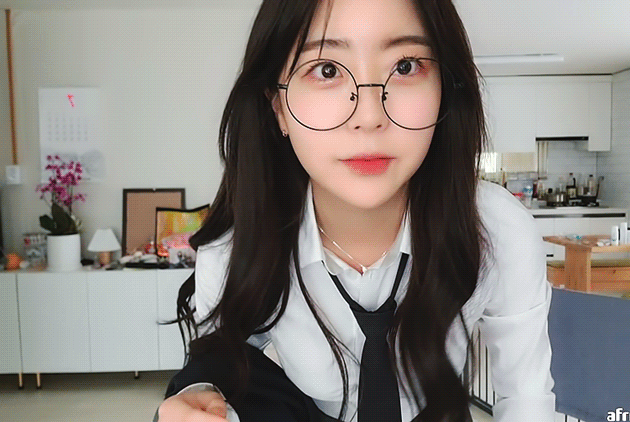 16273214157073.gif