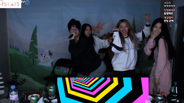1643765999136.gif
