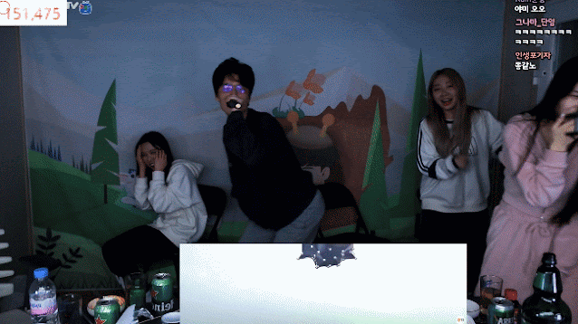 16437660017358.gif