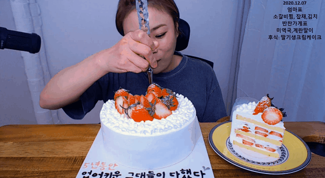 16463180646622.gif