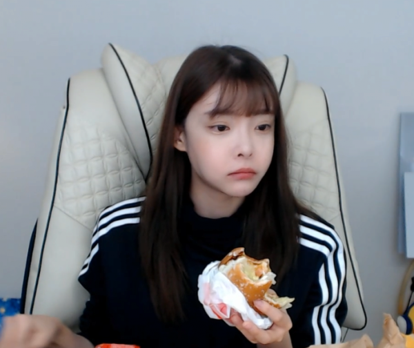 16456095783403.png